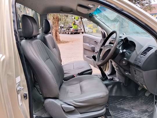 TOYOTA HILUX SINGLE CAB MANUAL LOCALLY ASSEMBLED image 8