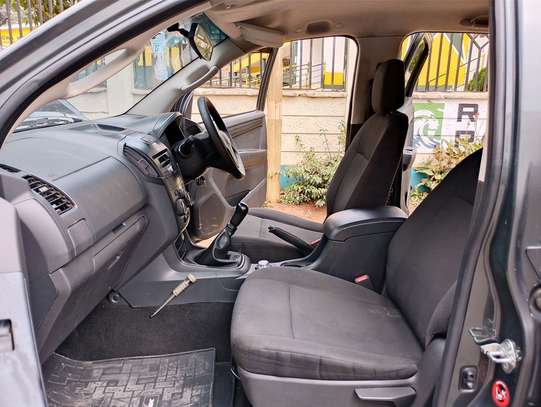 Isuzu Pickup Truck Black Durable Reliable image 7