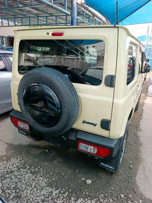Suzuki jimny 660 cc image 8