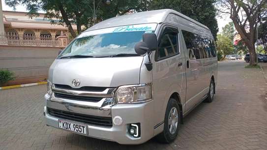 TOYOTA HIACE 9L image 3