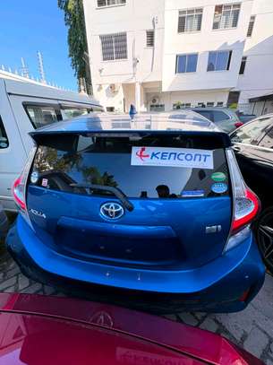 Toyota   aqua hybrid image 7