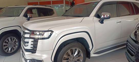 Toyota land Cruiser ZX Diesel Engine LC300 2021 image 7