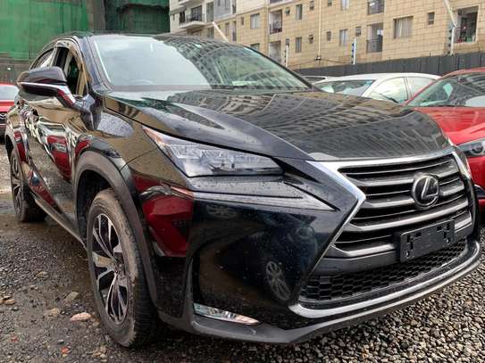 Lexus Nt 200 image 6