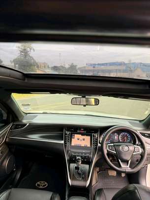toyota harrier  sunroof used on offer image 7
