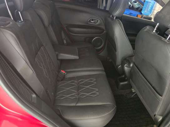 Honda vezel,wine red,2019 fully loaded image 5