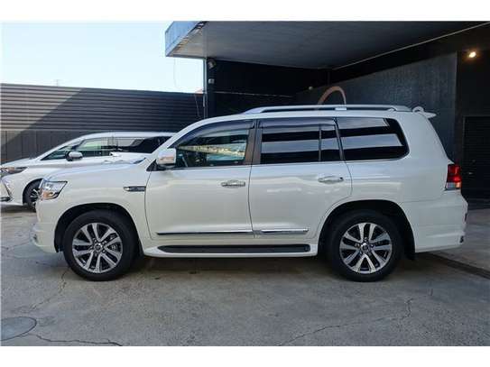 2020 TOYOTA LANDCRUISER image 2