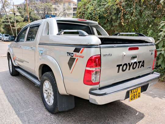 TOYOTA HILUX DOUBLE CAB AUTOMATIC 2013 MODEL image 6