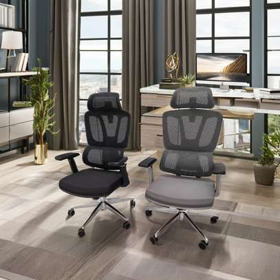 Office Chair: Office Seat With Excellent Lower Body Support image 4