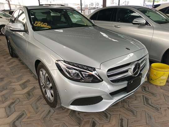 Mercedes Benz C200 image 6