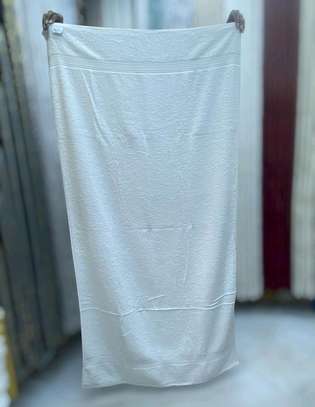 White large towels image 3
