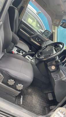 MITSUBISH PAJERO 2018MODEL DIESEL image 5