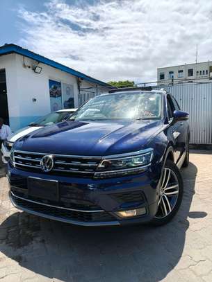 Volkswagen Tiguan Diesel engine 2020 Sunroof image 4