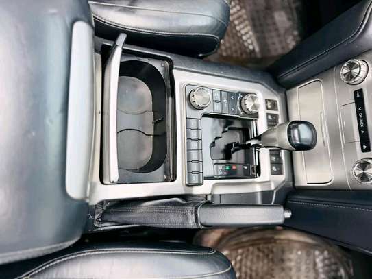 TOYOTA LAND CRUISER V8 ZX,2015(WE ACCEPT H.P ,DEPOSIT 3M) image 9