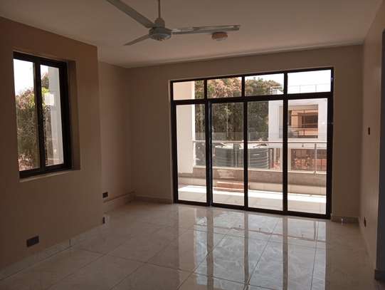 3 Bed Townhouse with En Suite at Kanamai Area image 7