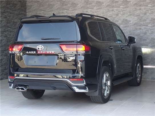 2023 TOYOTA LAND CRUISER ZX image 12