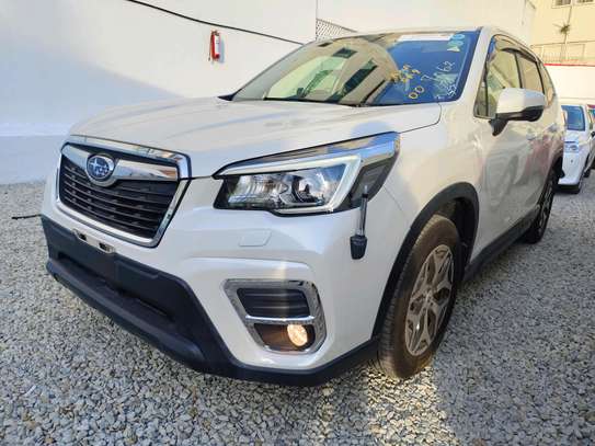 Subaru Forester sk9 2018 white image 3