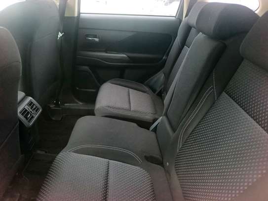 Mitsubishi Outlander 7seater image 5