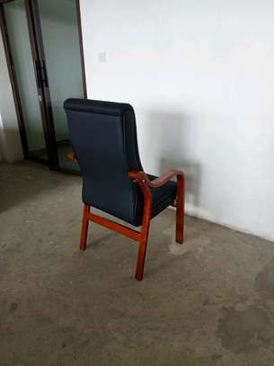 Visitors chair image 3