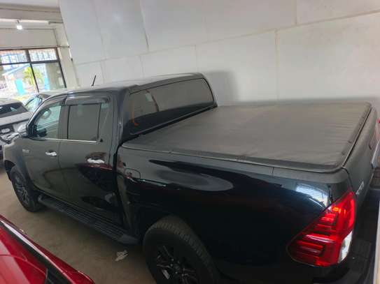Toyota Hilux double cabin image 8