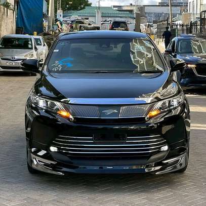Toyota harrier   black image 2