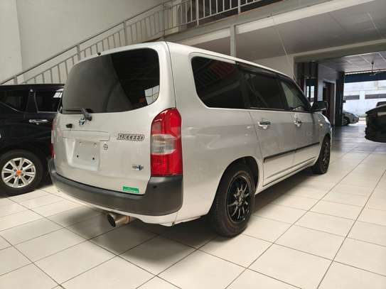 Toyota succeed TXG hybrid image 3