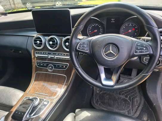 Mercedes Benz C200 image 7