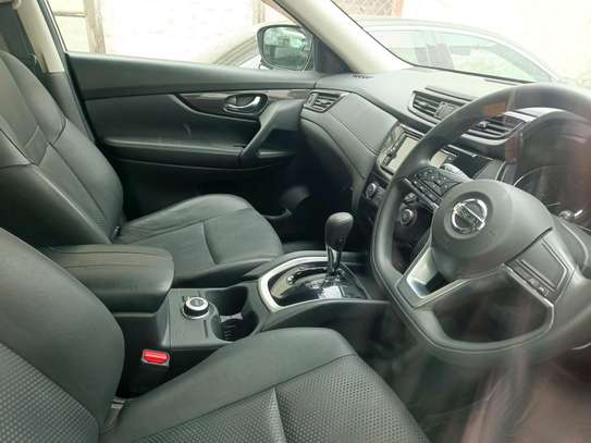Nissan X-Trail 4*4 2018 image 5