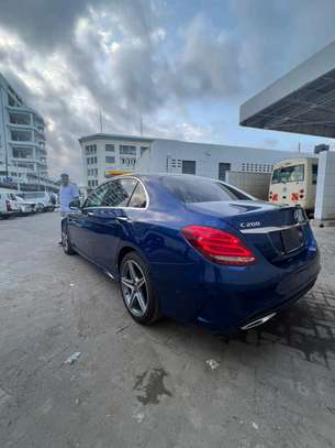 Mercedes Benz  C200 image 7