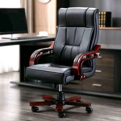 Executive high back leather office chair image 6