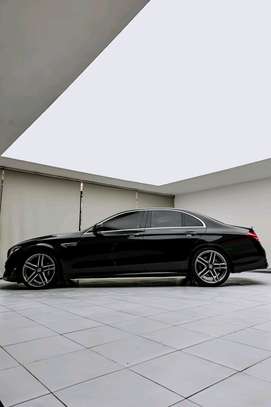 Mercedes Benz E63 image 2
