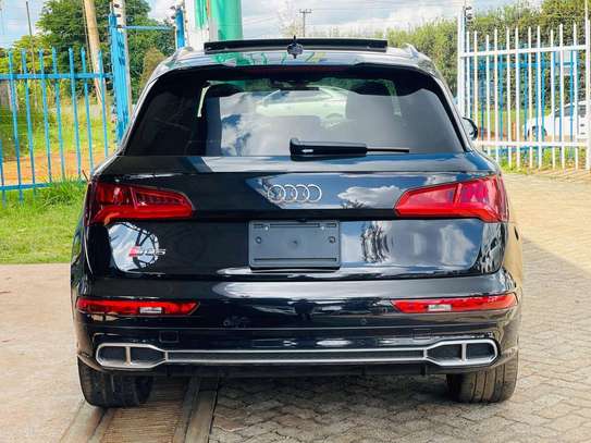 Audi SQ5 combines Black Color 2018 model image 6