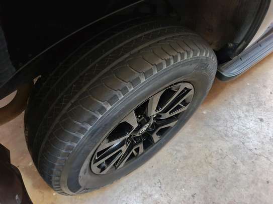 Toyota land cruiser Prado Diesel image 2