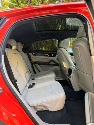 2019 Porsche cayenne coupe image 7