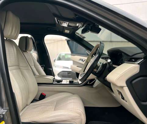 range rover veler used d240 hse image 7