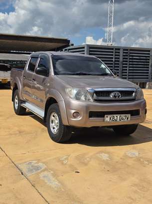 TOYOTA HILUX DOUBLE CAB image 2