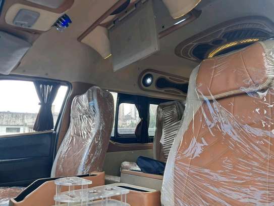 Toyota Hiace 9L Manual Diesel engine 2018 White image 5