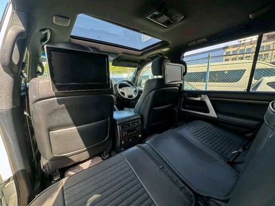 Toyota land Cruiser V8 ZX 2019 WALD image 8