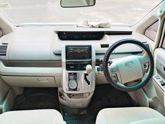 TOYOTA NOAH SECOND EDITION 2010 MODEL image 13