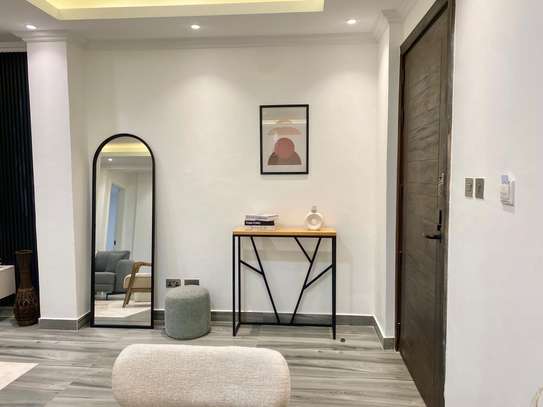 Serviced 1 Bed Apartment with En Suite in Brookside image 10