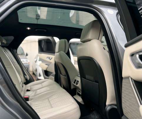 range rover veler used d240 hse image 8