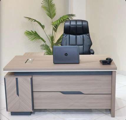 1.6 M L Shape Executive Office Desk image 9