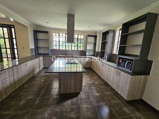 5 Bed House with En Suite in Rosslyn image 16