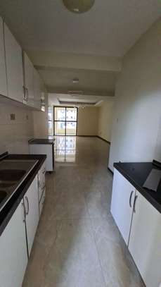 2 Bed Apartment with En Suite at Kindaruma Road image 6