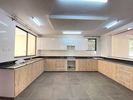6 Bed Townhouse with En Suite in Lavington image 6
