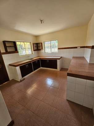 3 Bed Townhouse with En Suite at Nyali image 10