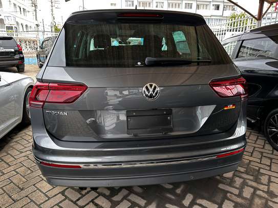 Volkswagen Tiguan Gray 2018 image 4