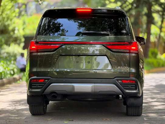 2024 Lexus LX600 VIP edition image 3