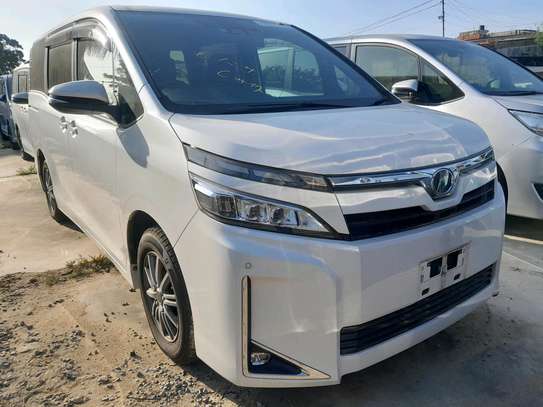 Toyota Voxy 8seater 2018 2wd image 8