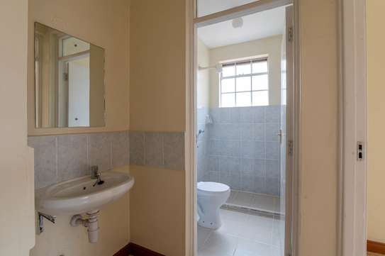 3 Bed Apartment with En Suite in Thika image 8