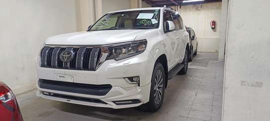 Toyota land Cruiser Prado TX Diesel engine 7seater 2018 image 3